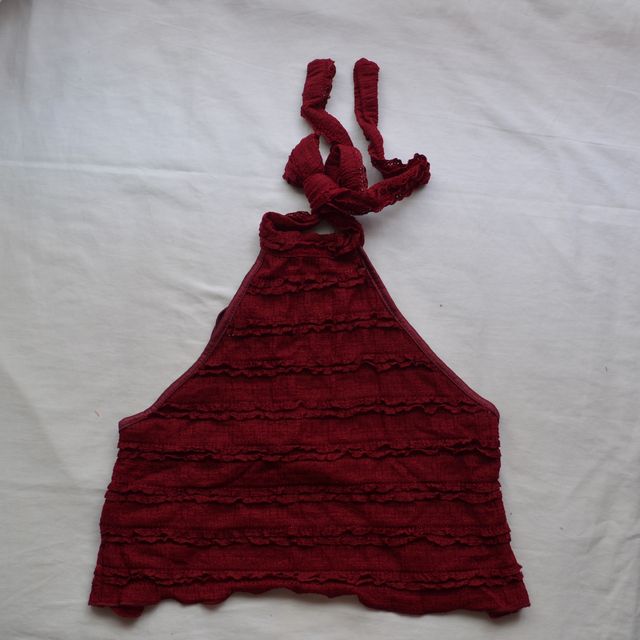 Top halter SHEIN rojo con volantes