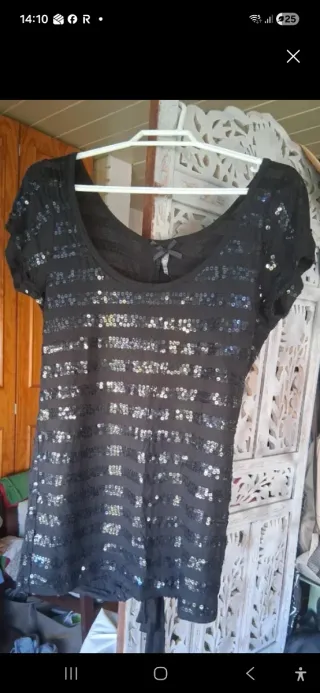 Camiseta Stradivarius lentejuelas Talla M