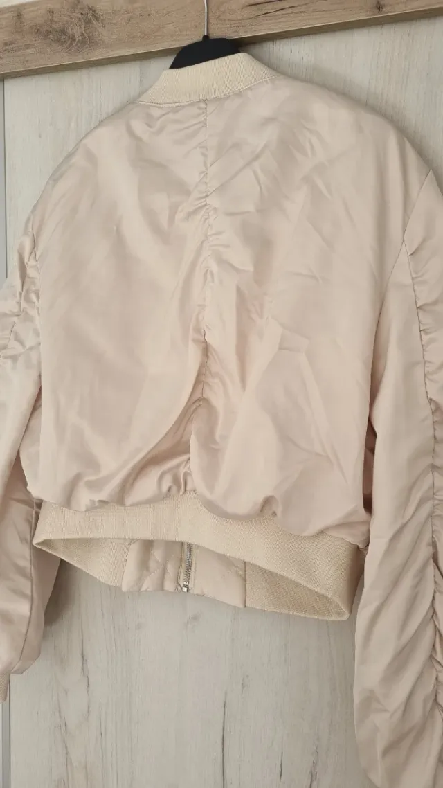 Chaqueta Bomber Beige Corta