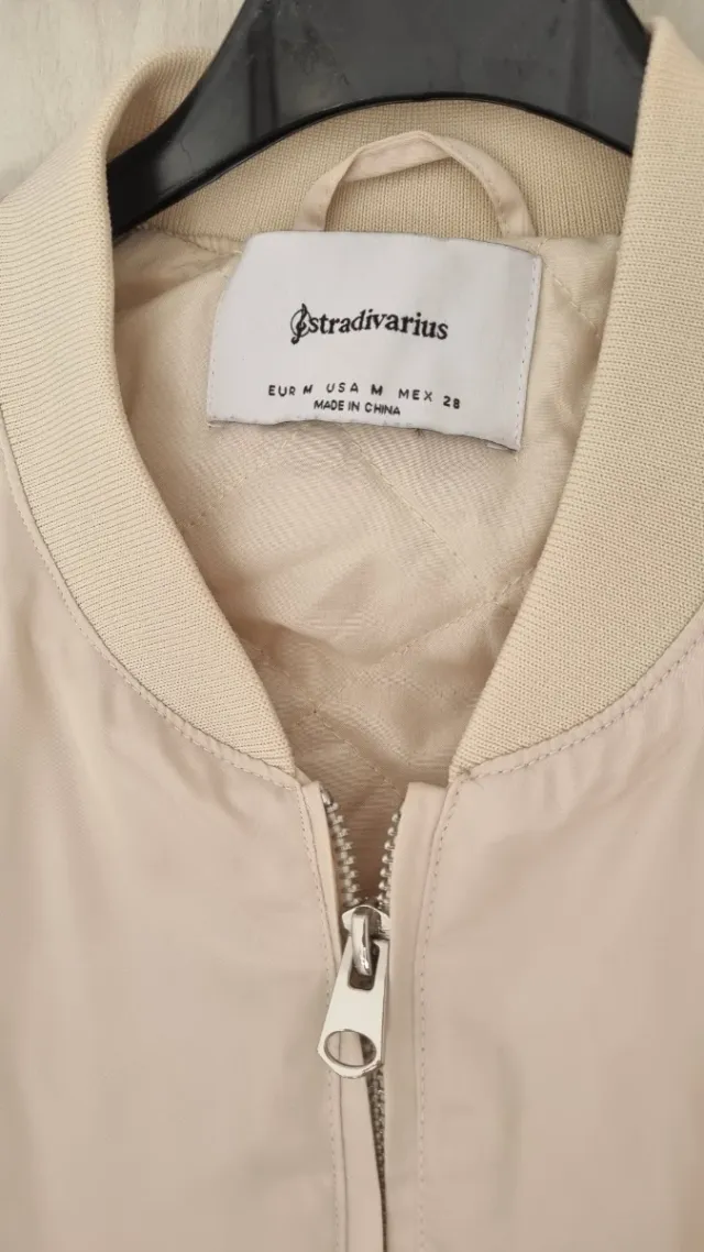 Chaqueta Bomber Beige Corta