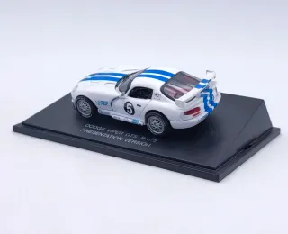 DODGE VIPER GTS-R N°5 1:43 UNIVERSAL HOBBIES