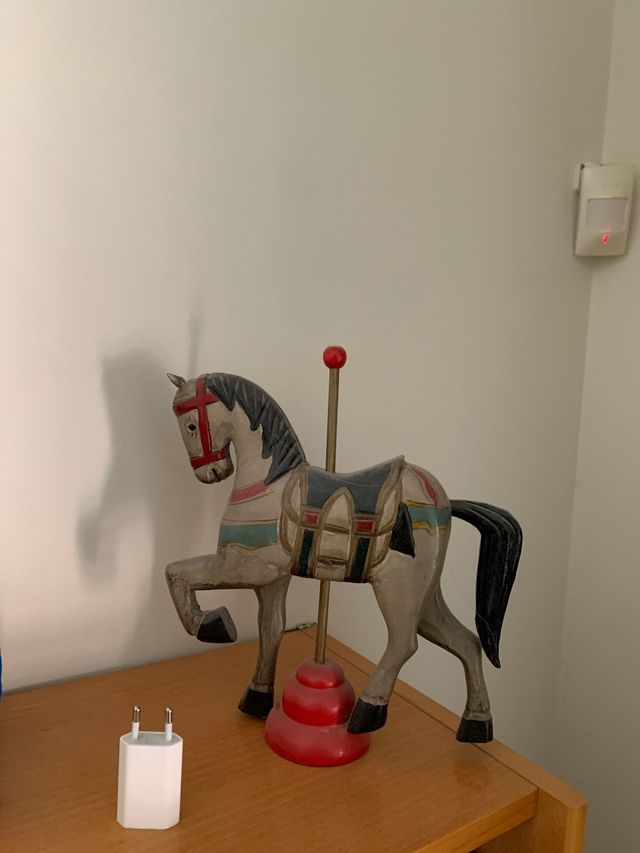 Estatua de caballo de carrusel