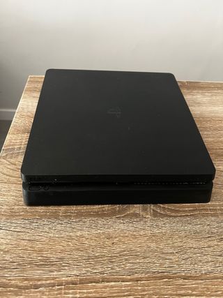 PS4 slim Negra + 2 Mandos + Juegos