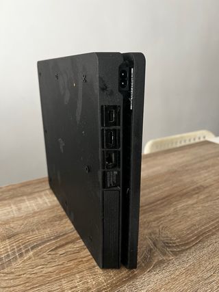 PS4 slim Negra + 2 Mandos + Juegos