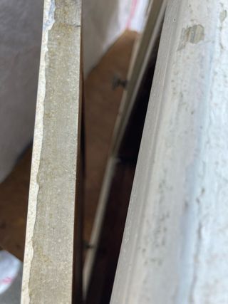 Mueble de baño antiguo de madera