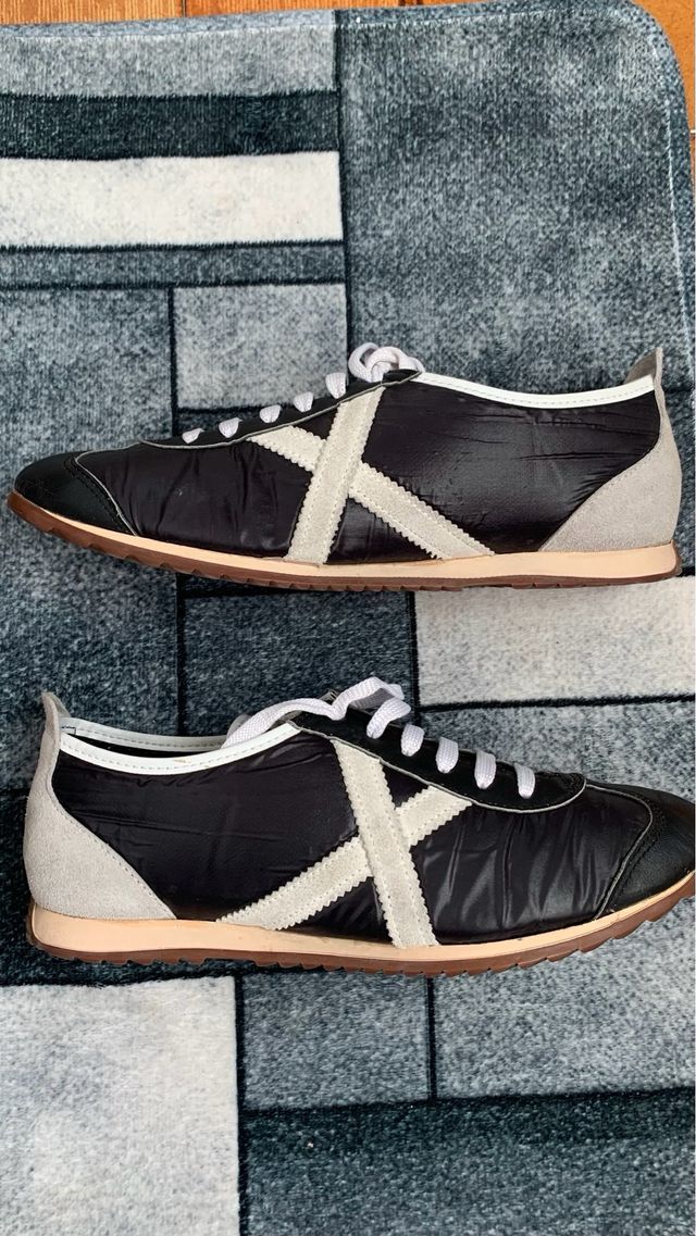 Zapatillas Munich Negras y Beige