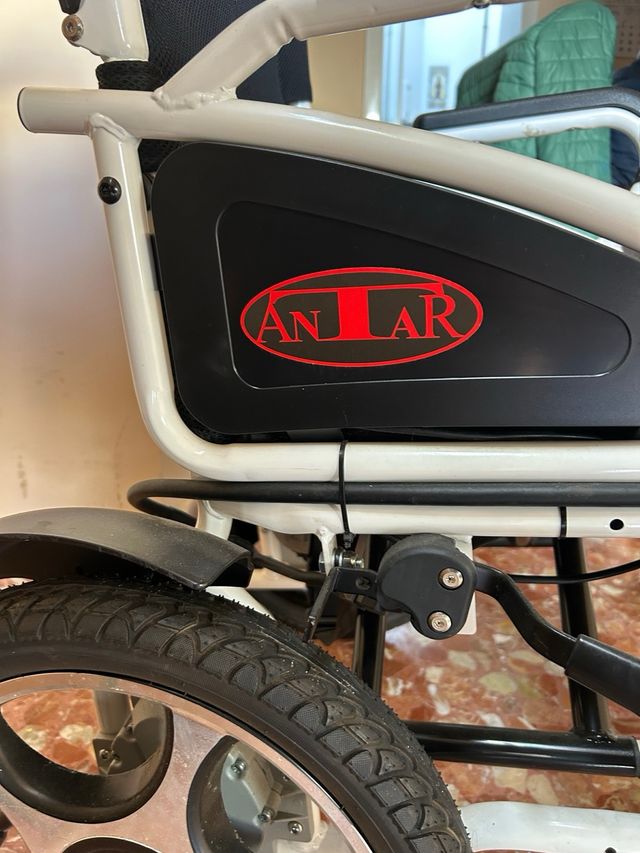 Silla de ruedas eléctrica plegable