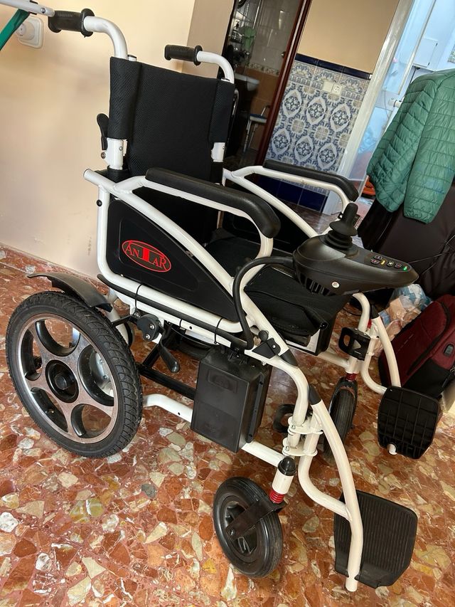 Silla de ruedas eléctrica plegable
