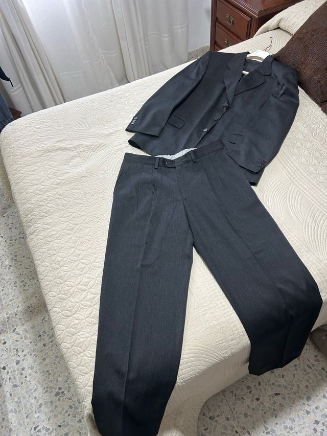 Traje de chaqueta gris marengo