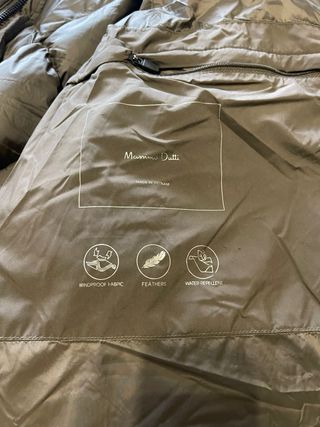 Abrigo acolchado largo con capucha