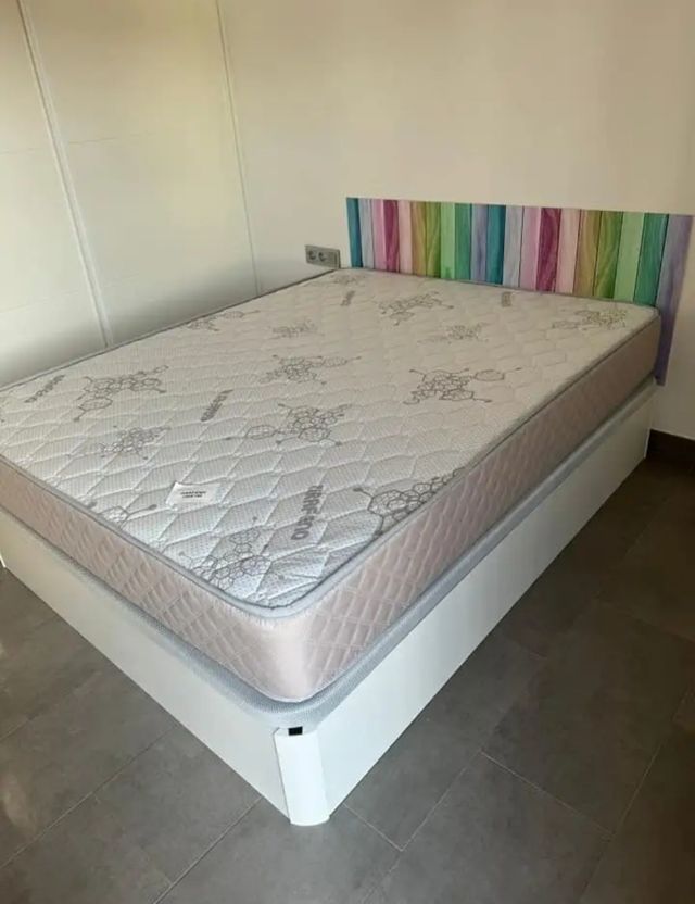 Camas canapes y colchones cabezales comodas mesita