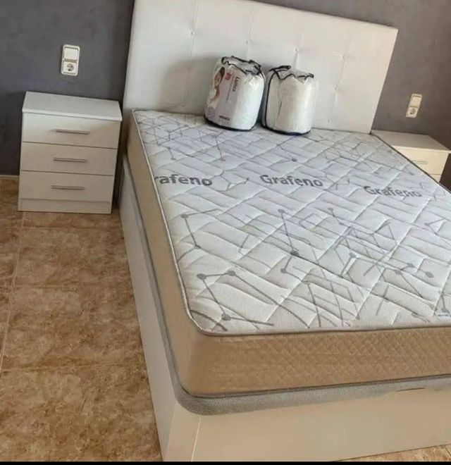 Camas canapes y colchones cabezales comodas mesita