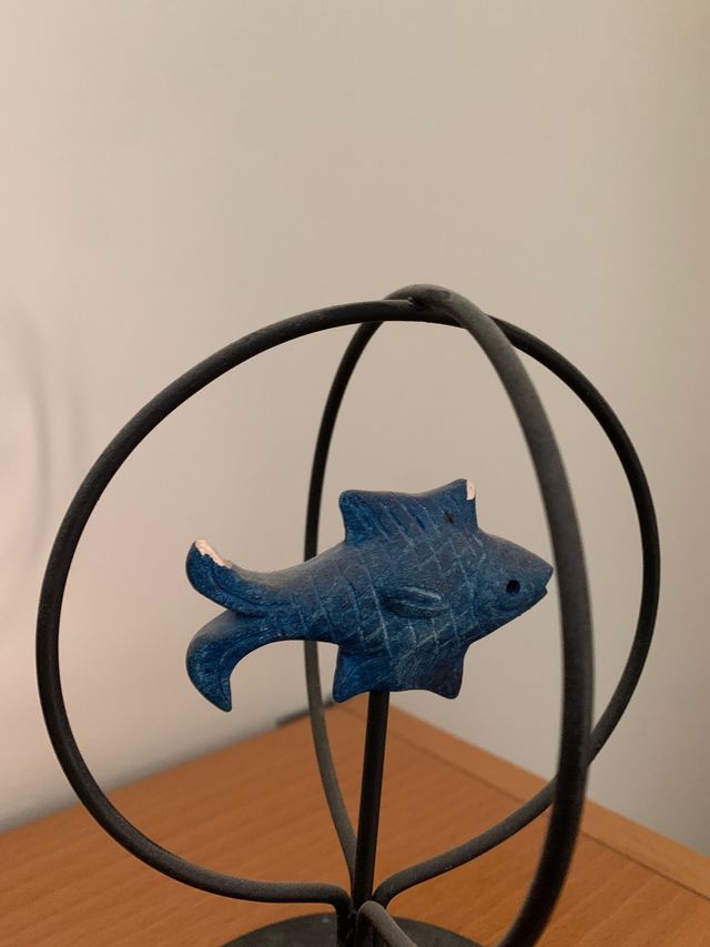 Estatua de pez decorativa