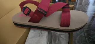 Chanclas Jack Wolfskin Beige y Rojas