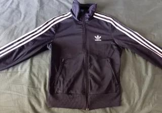 Chaqueta deportiva Adidas negra