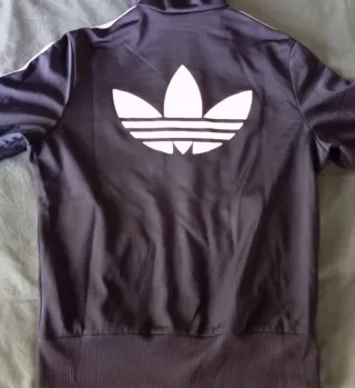 Chaqueta deportiva Adidas negra