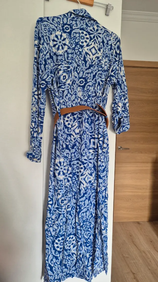 Vestido y cinturón nuevo con etiqueta Zara