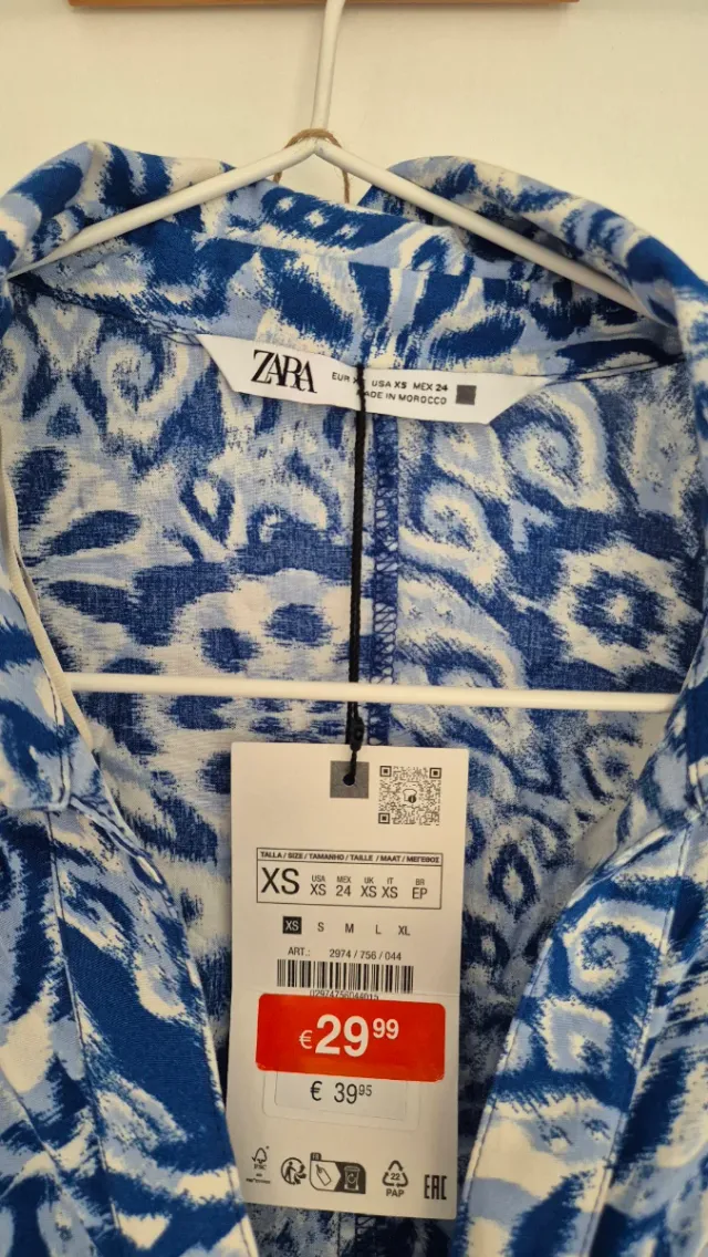 Vestido y cinturón nuevo con etiqueta Zara