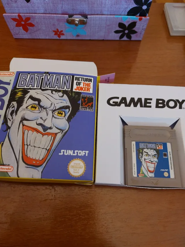 Cartucho do jogo Batman: Return of the Joker para Game Boy