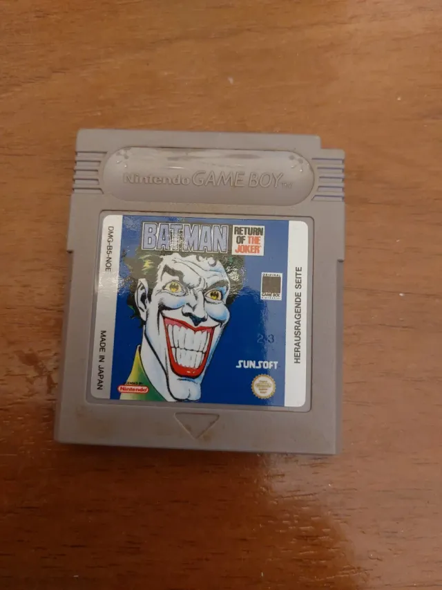 Cartucho do jogo Batman: Return of the Joker para Game Boy