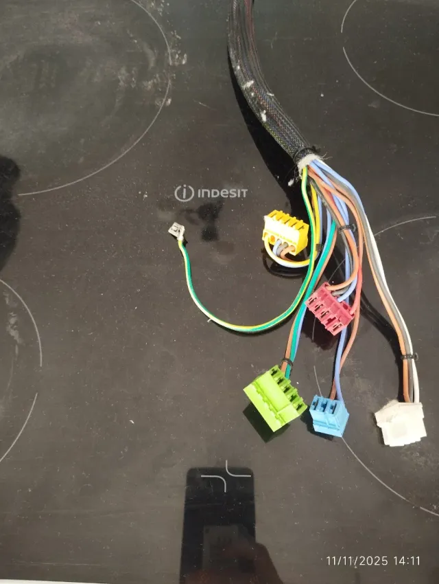 Vitrocerámica con cables