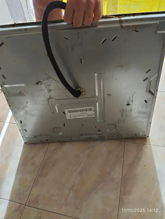 Vitrocerámica con cables