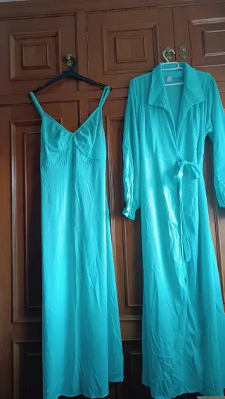 Conjunto camisón y bata verde azulado