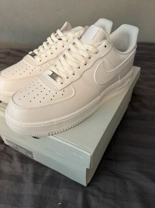 Nike Air Force 1 Triple White