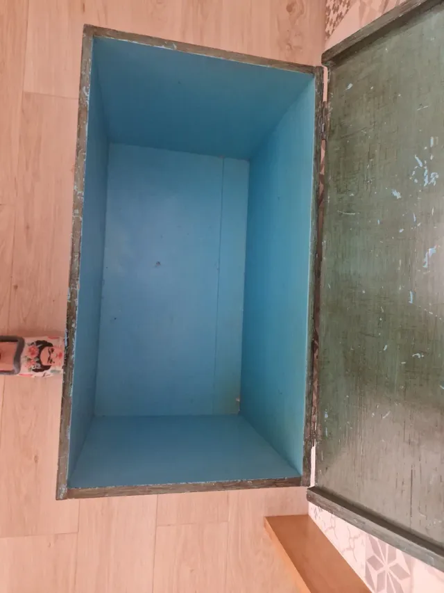 Baúl de madera decorado