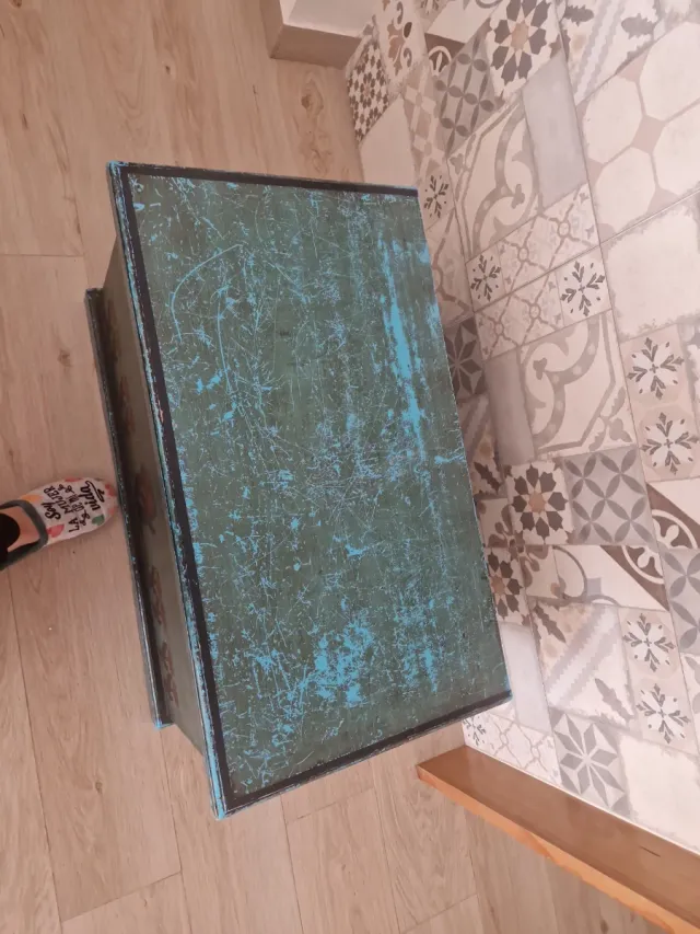 Baúl de madera decorado