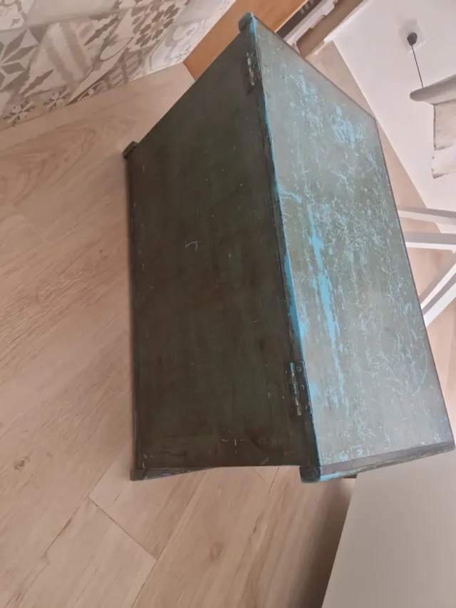 Baúl de madera decorado