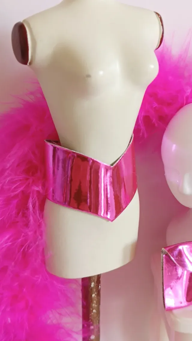 Accesorios Barbie Fucsia: Plumas, Zapatos y Bolso