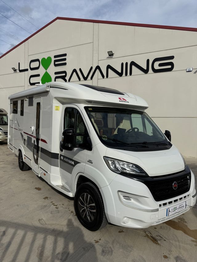 Autocaravana Perfilada Adria Coral Supreme S690 SC