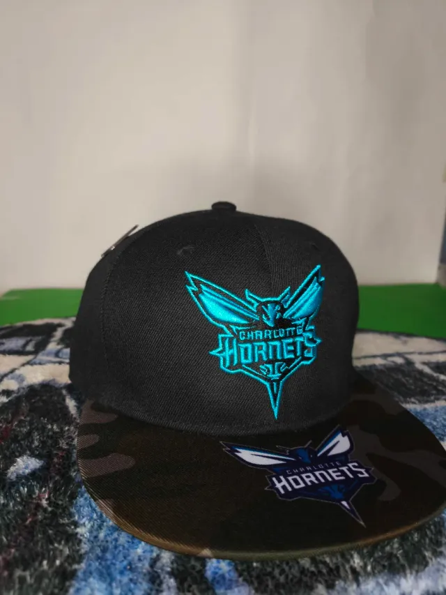 Gorra New Era Charlotte Hornets Snapback + pin