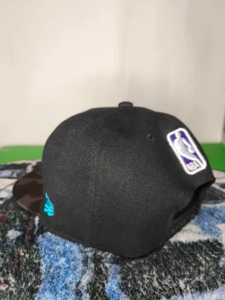 Gorra New Era Charlotte Hornets Snapback + pin