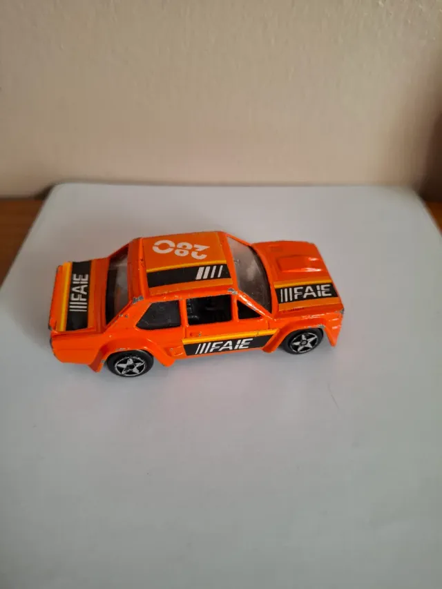 Coche de juguete Fiat abarth