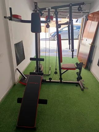 Máquina de gimnasio multifunción