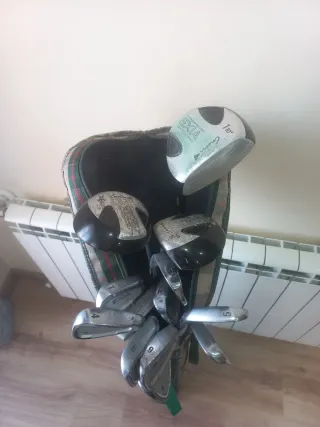 CONJUNTO COMPLETO DE 13 PALOS DE GOLF EXIA