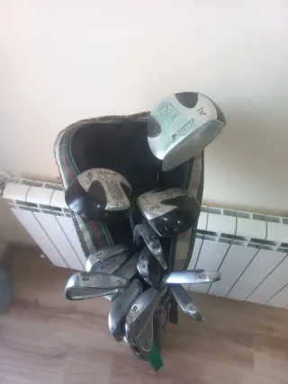 CONJUNTO COMPLETO DE 13 PALOS DE GOLF EXIA