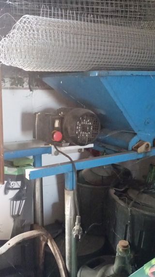 Espachurradora uva eléctrica con patas