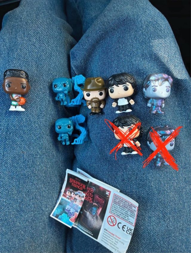 colección kinder joy  Stranger Things