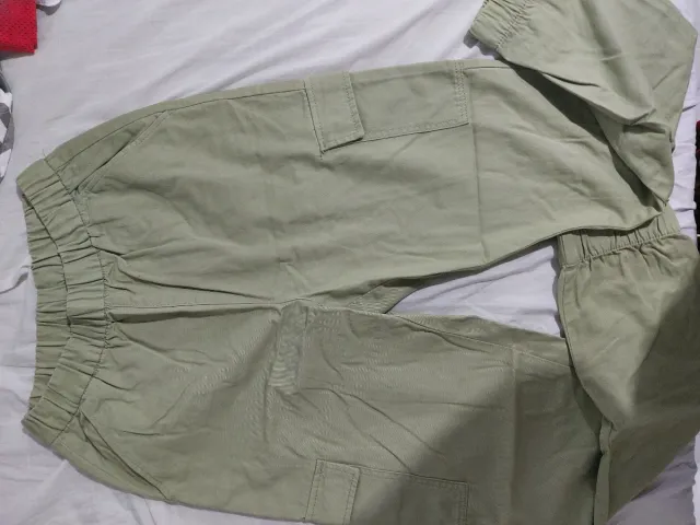 Pantalones cargo verdes y elegantes grises talla S