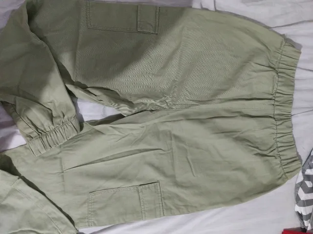 Pantalones cargo verdes y elegantes grises talla S