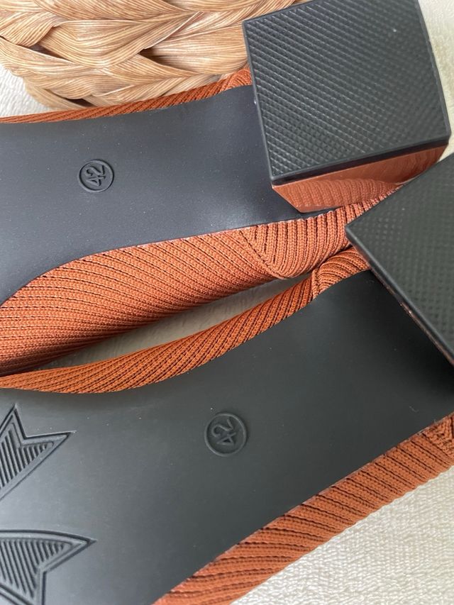 Zapatos punta cuadrada marrón talla 42