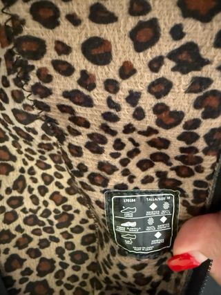 Bota alta mujer negra