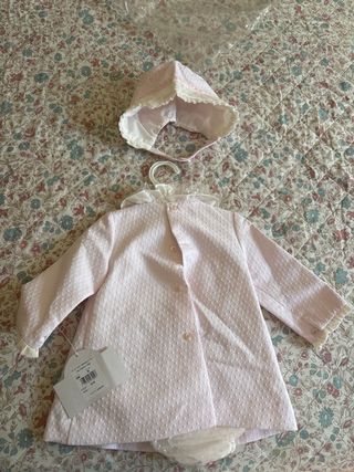 Vestido y capota bebé. Talla 9 meses.