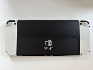Nintendo Switch OLED + 2 Juegos Pokémon