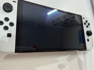 Nintendo Switch OLED + 2 Juegos Pokémon