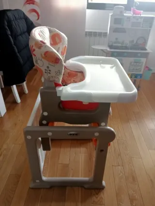 Trona de bebé con cojín estampado