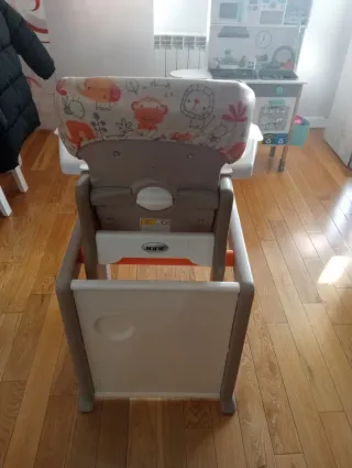 Trona de bebé con cojín estampado